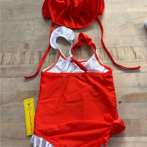 Toddler Swimsuit with Hat NWT - Picture 3 of 4